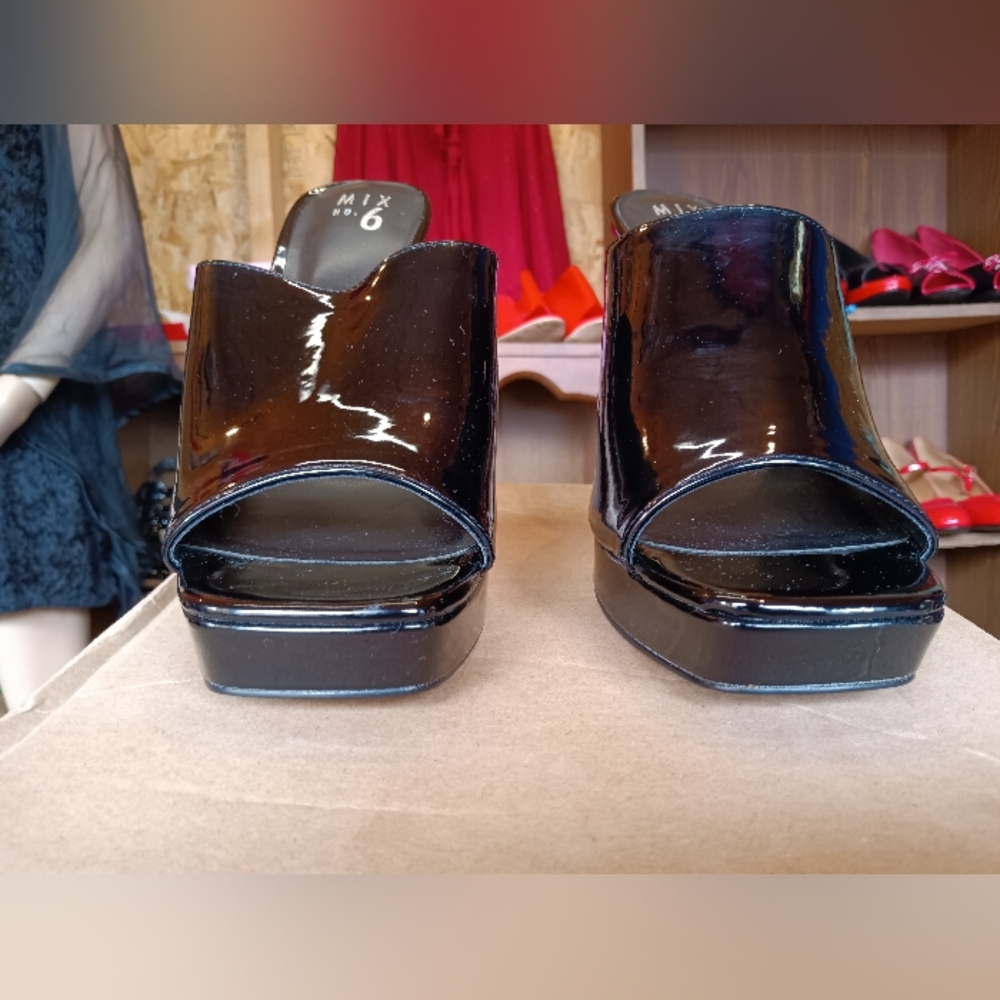 Black Patent platform heels - Picture 7 of 10